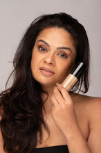Load image into Gallery viewer, Full Coverage Foundation with SPF 15 - For Flawless Skin - Full Coverage Foundation - Long-Wear Foundation - Hypoallergenic Makeup - Foundation with Hyaluronic Acid - Skin-Perfecting Foundation - Moisturizing Foundation
